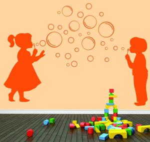 Dzieci i bańki mydlane